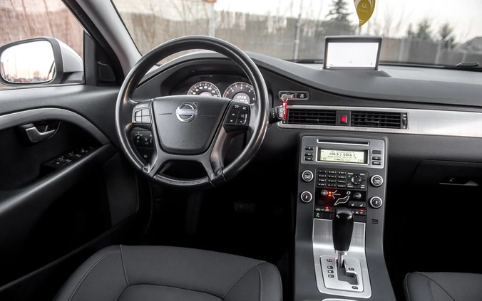 Volvo V70 cena 27900 przebieg: 276326, rok produkcji 2011 z Radom małe 631